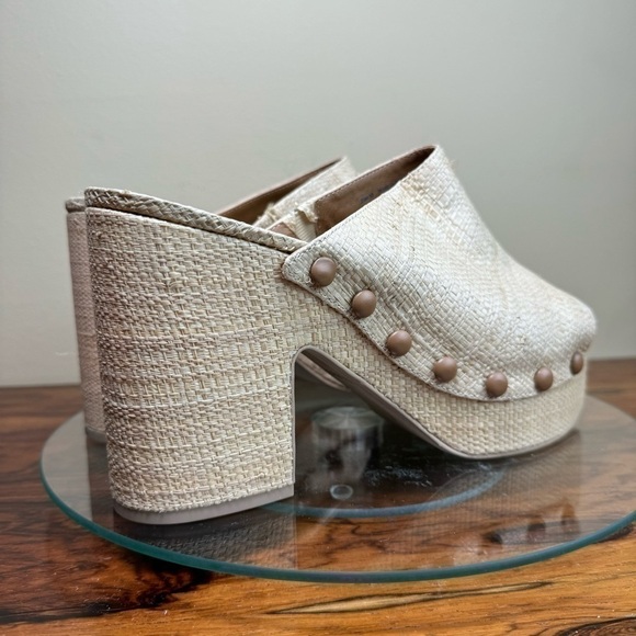 Dolce Vita Emol Heels Natural Raffia - Picture 10 of 16
